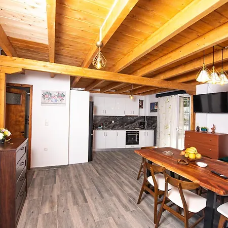Christos Appartments Lazaráta