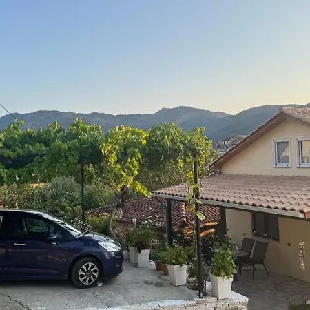 Basil & Sunrise Casa de Férias Lazaráta