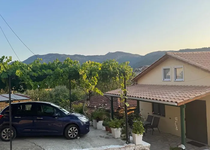 Basil & Sunrise Σπίτι διακοπών Λαζαράτα